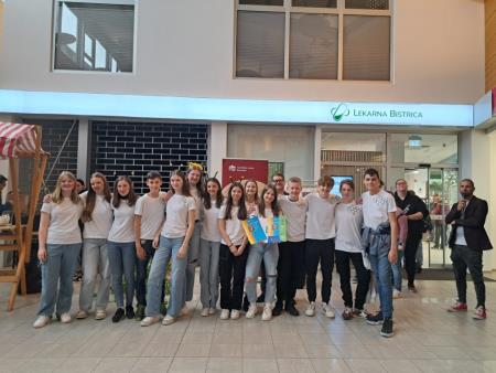 Devetosolci na trznici v Domzalah